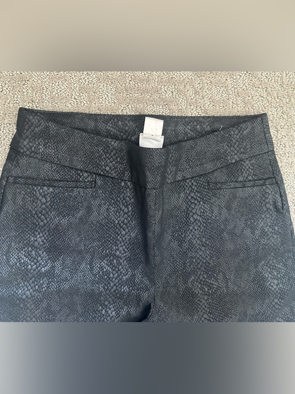 Chico’s Snakeskin Print Pants Black Stretch Straight Leg Pull On Size 0R (US 4) - Picture 6 of 9